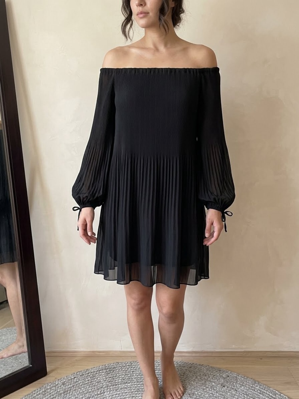ARITZIA WILFRED Raison Black Off-Shoulder Pleated Mini Dress (L)